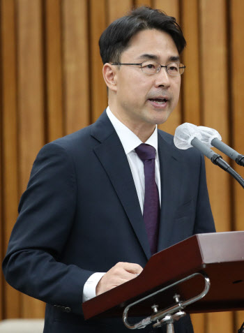 권영준 신임 대법관 "겸허한 마음으로 삶의 목소리 경청할 것"