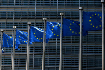 EU 반도체법 승인…62조원 쏟아부어 2030년 점유율 20% 늘린다