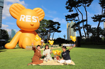 "도심 속 ‘숲캉스’ 롯데월드타워로 오세요"