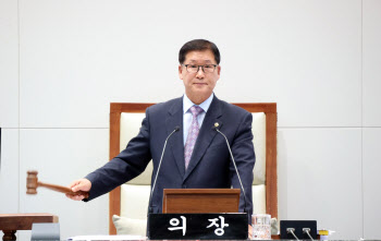 의장 선거 때 금품살포, 박광순 성남시의장 법정구속