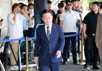 민주당 "이재명 엮기 위한 선택적 수사, 직무유기·직권남용"