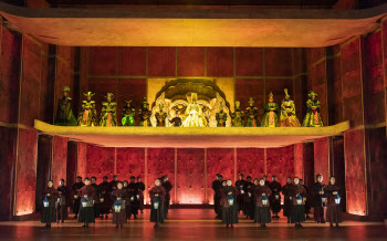 작은 무대에도 볼거리 가득…오페라 초심자 위한 '투란도트'