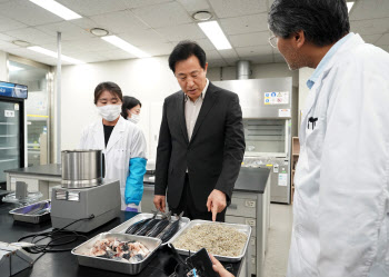 日, 후쿠시마 오염수 방류에…오세훈 "수산물, 매일 검사해 발표"