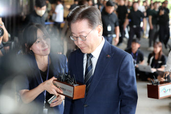 검찰-이재명 숨돌릴 틈 없이 5차전…'쌍방울 송금 의혹' 격돌