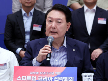 尹 "기술탈취는 중범죄…단호히 사법 처리해야"