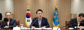尹 내수진작 위한 첫 임시공휴일 카드…역대 사례는