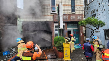 “건물 흔들릴 정도”…부산 목욕탕 화재 폭발 21명 중경상