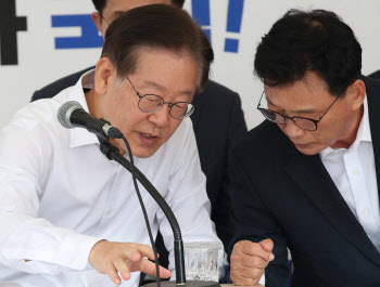 박광온 "尹, '공산체제 허깨비' 내세운 허약한 반공에만 의지"