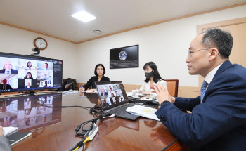 IMF "韓 재정·통화정책 긴축 유지…부동산·가계부채 관리해야"