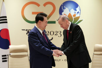 尹, 아세안 이어 G20서도 ‘2030 부산엑스포’ 유치 총력