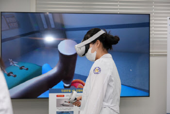 연세사랑병원, 무릎 '줄기세포 치료 VR' 개발…환자 이해도 높인다