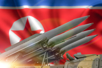 “김정은 해외 나갔는데 왜”…북한 미사일 도발 의도는