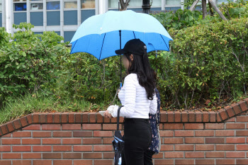 주말 내내 가을비 계속…중부·남부는 16일 아침 소강