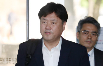 검찰, ‘이재명 최측근’ 김용 징역 12년 구형…“자기최면의 말로”
