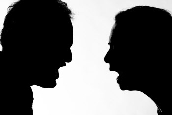 男女 공무원 다투다 서로 뺨 때려…물리치료실 사용 갈등