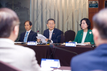 이종호 장관 만난 대학총장들, 기초연구사업 학생 인건비 지출 상향 요청