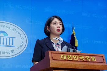 용혜인, 대중교통 100회 무료지급 법안 발의 추진