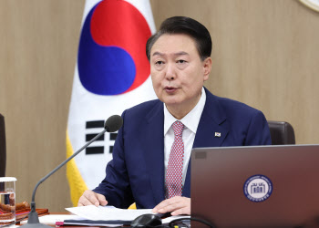 尹 "우크라 전쟁에 중동사태까지…불안정 요인 긴밀히 대응"(종합)