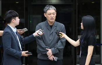 “폭로한다?”…연예인 협박해 수억 뜯어낸 김용호, 구속 기로