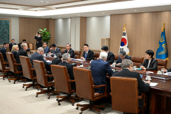 尹, 미 상원의원 대표단 접견…이·팔 사태 '하마스' 규탄