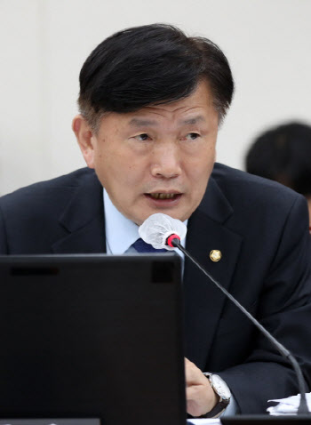 학폭·교권침해에 인성 강조한 尹정부, 예산은 61% 삭감