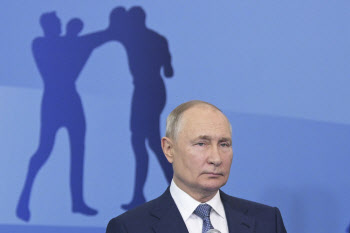 푸틴 러 대통령 "올림픽 출전 막은 IOC, 민족 차별 중단하라"