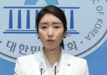 김승희 사퇴에…민주당 “꼬리 자르기 면직 불과” 비판