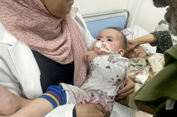 가자지구 의사 "전력 끊기면 재앙…수많은 신생아 사망할것"