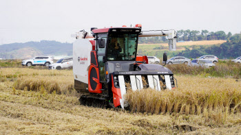 자율주행 농기계, 일반인도 쉽게 작동…농가 효율 '쑥'
