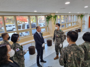 "장병 복지에 진심"…한화에어로스페이스, 국군홍천병원 휴식 공간 개소