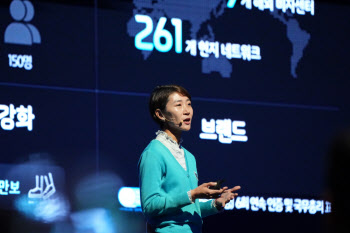 30주년 맞은 하나투어…“누적 이용객 수가 한국 인구의 92%”