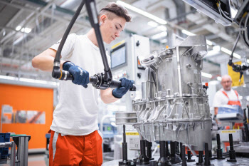아우디, 헝가리 죄르 공장서 PPE용 전기 모터 생산 개시
