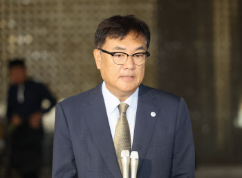 '정진석 실형' 박병곤 판사 SNS정치발언 논란에 '엄중 주의' 처분