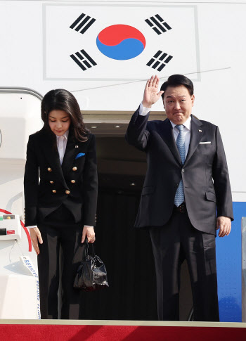 尹, 영국 국빈 방문차 오늘 출국…프랑스선 ‘부산엑스포 총력전’