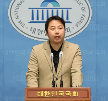 장예찬 “이준석, 한동훈에 ‘긁지 않은 복권’ 평가…그럴 위치 아냐”