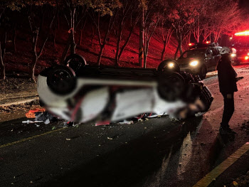 10대 2명 숨진 팔공산 차량 전복사고…운전자도 사망