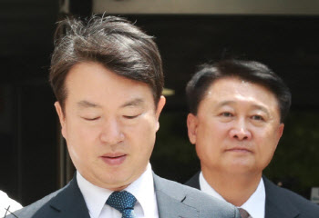 ‘朴정부 선거개입’ 강신명 전 경찰청장, 2심서 집유로 감형