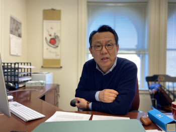 신기욱 교수 "韓, 내년 지정학적 위기 커…美 올인 외교 위험"