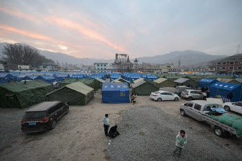 ‘9년만 최악’ 중국 간쑤성 지진, 경제적 손실 1000억원