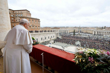 프란치스코 교황, 성탄 메시지 통해 무기 산업 비판