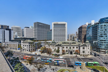 한국은행 "앞으로 물가상승률 둔화 추세, 속도는 완만"