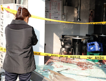 “맥주, 밥솥 훔쳐가” LPG 폭발 틈타 식당 약탈한 외국인들