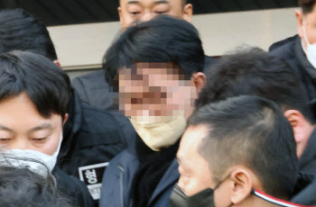 국힘 5년→최근 민주당? ‘이재명 피습범’ 당적 논란