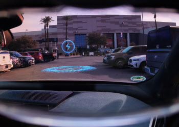 AR안경·원격주차…BMW, 혁신 기술 대거 공개