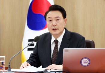 尹대통령 “북한 정권, 반민족·반역사적 집단 자인”