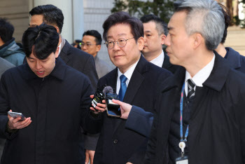 사표 쓴 이재명 사건 판사 "총선 전 선고 힘들다"
