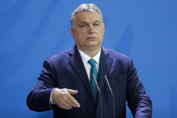 EU, 헝가리에 초강수…“우크라 지원 반대하면 경제 보복”