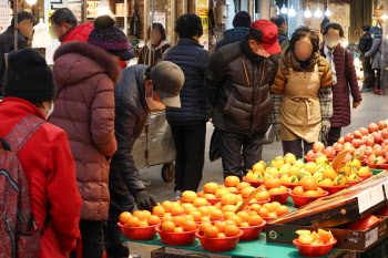 "국제유가 안정·기저효과… 1월 물가 둔화 전망"