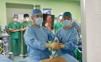 딥큐어, 세계 최초 복강경 RDN 기기 첫 임상 환자 수술 완료
