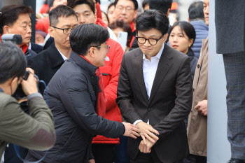 한동훈 "선거제가 사람 마음에 달려…진영 나눠먹기 참담"